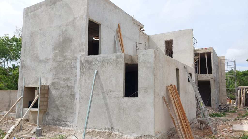 Another custom home being built in Cholul client is an architect. PART&nbsp;ll